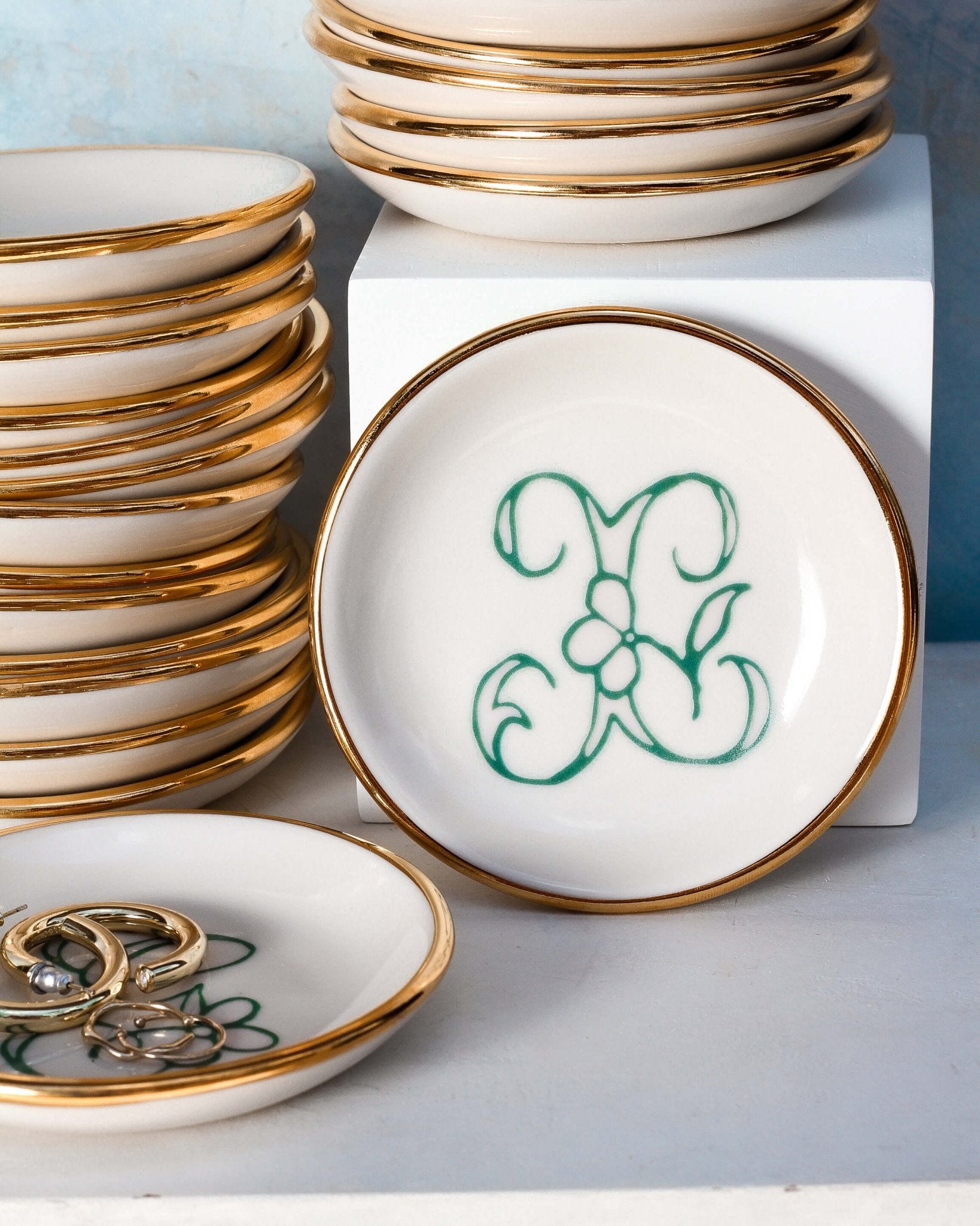 Bloom & Vine Large Trinket Dish - Apricity Ceramics