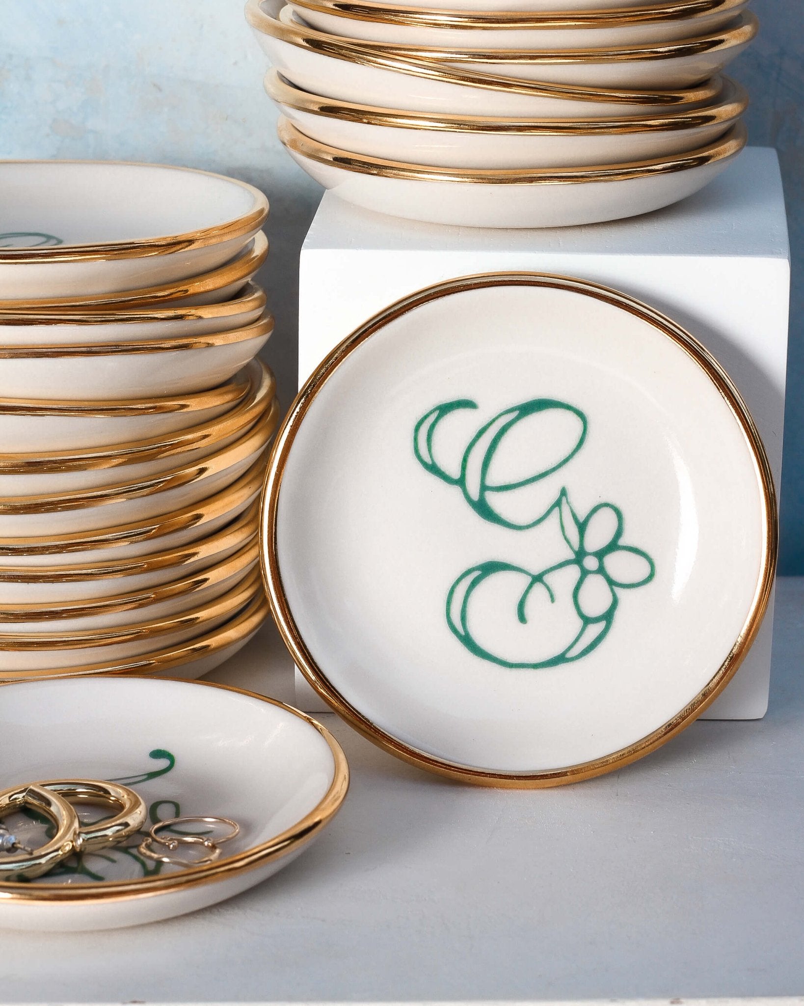 Bloom & Vine Large Trinket Dish - Apricity Ceramics