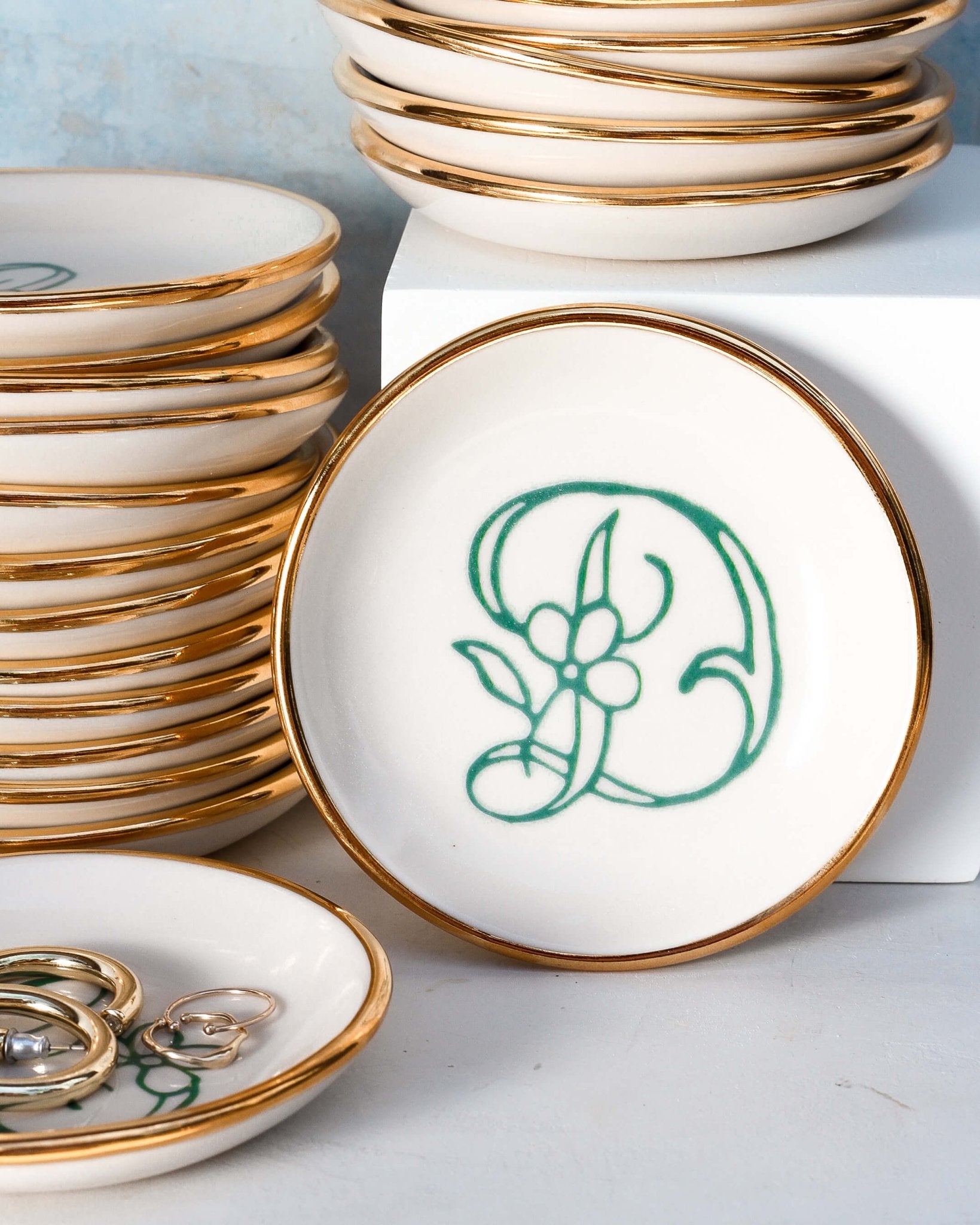 Bloom & Vine Large Trinket Dish - Apricity Ceramics