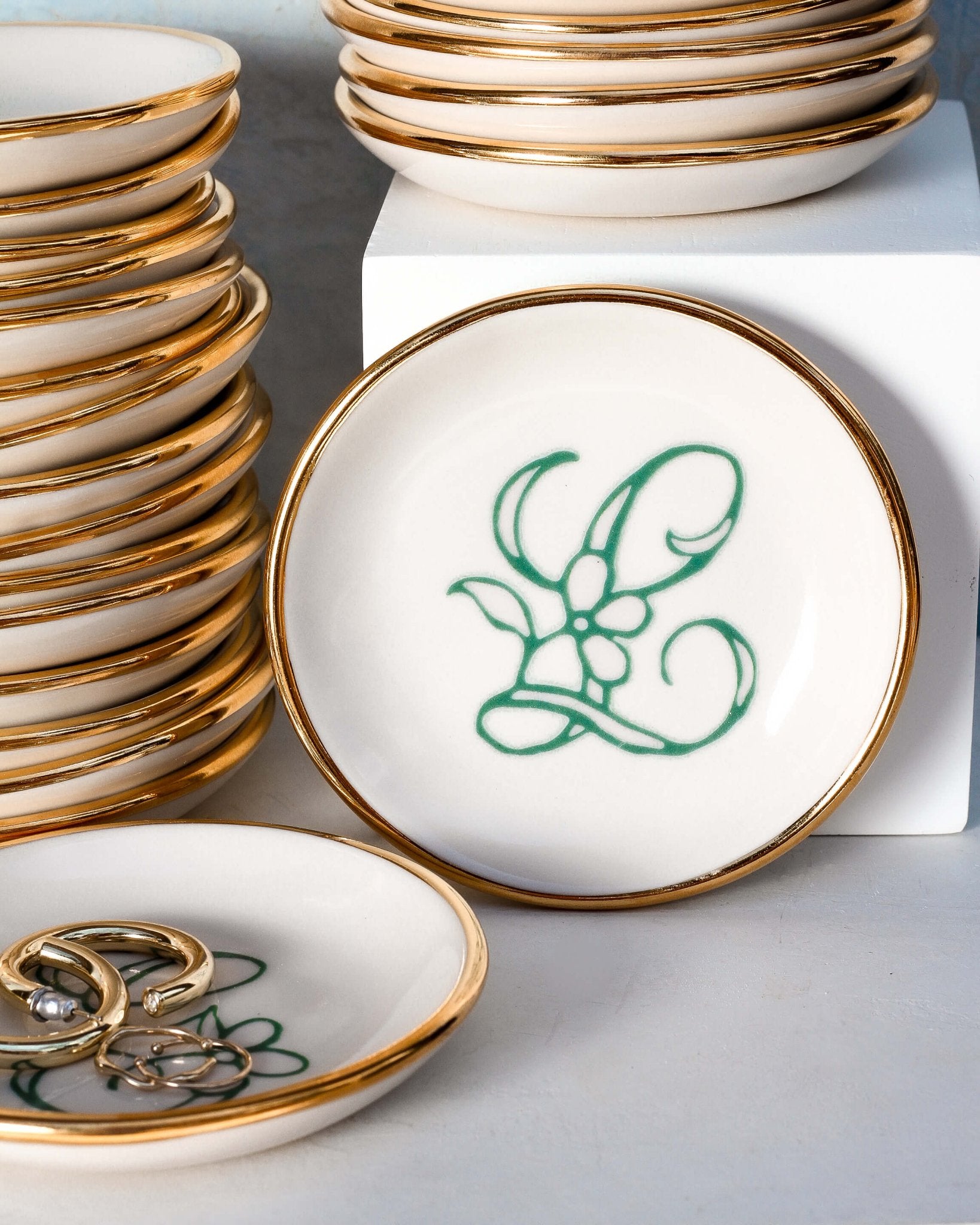Bloom & Vine Large Trinket Dish - Apricity Ceramics