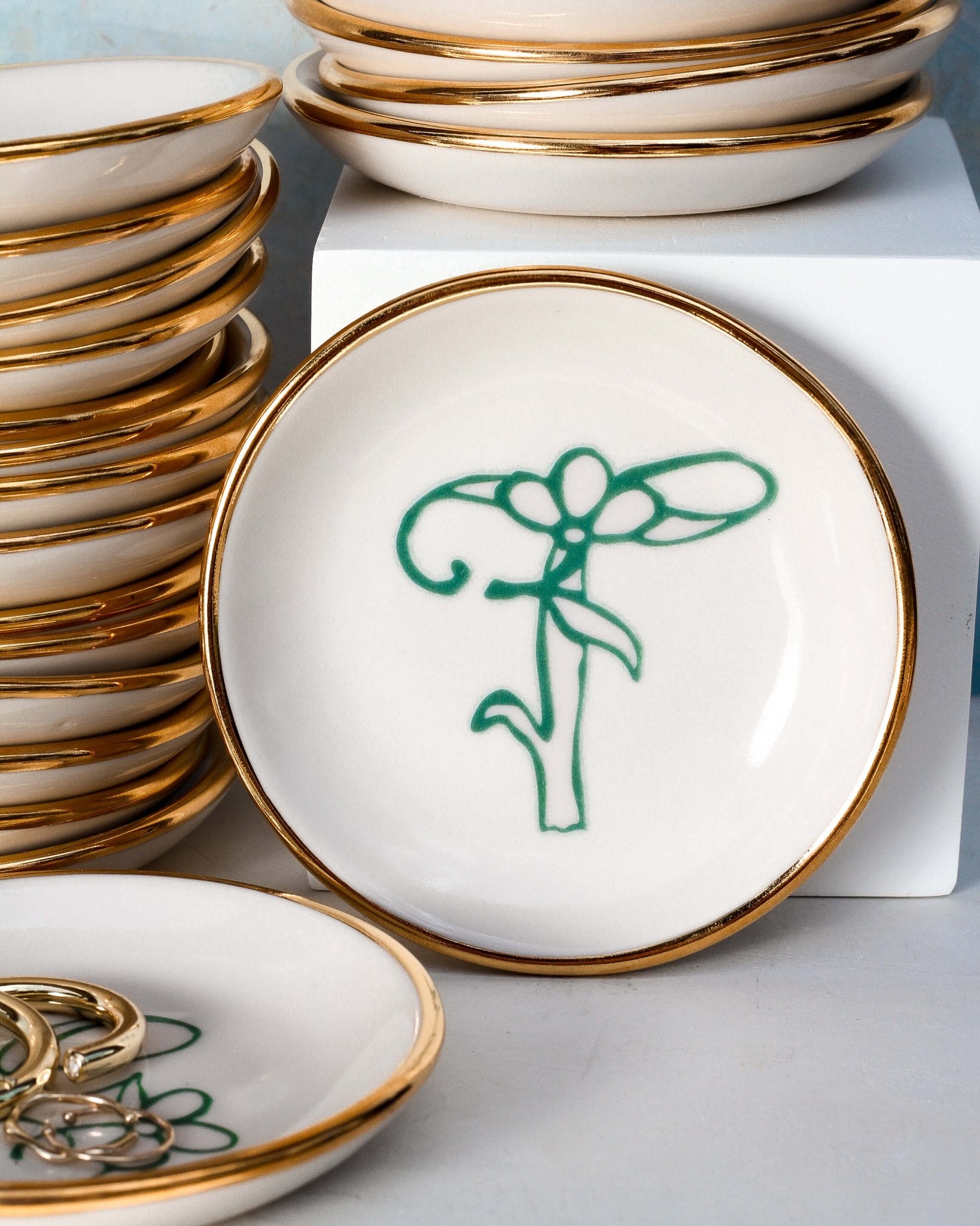 Bloom & Vine Large Trinket Dish - Apricity Ceramics
