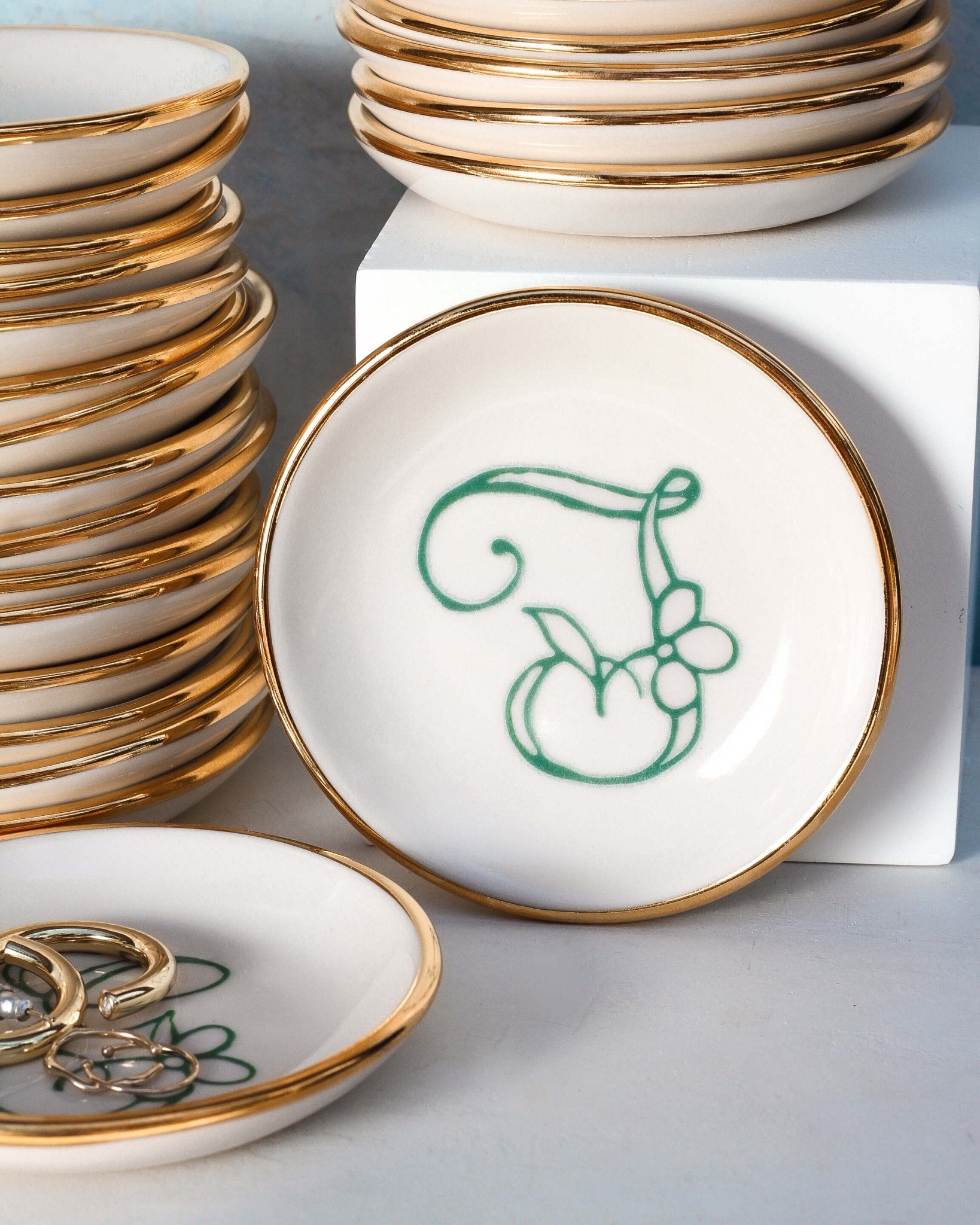 Bloom & Vine Large Trinket Dish - Apricity Ceramics